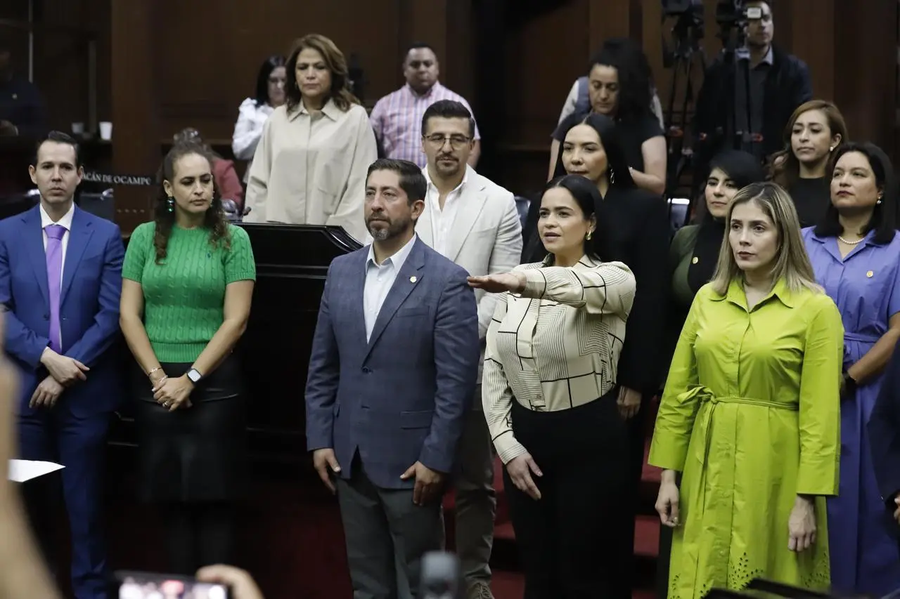 Tepalcatepec ya tiene nueva presidenta municipal: rinde protesta Maricela Rangel López Tepalcatepec ya tiene nueva presidenta municipal: rinde protesta Maricela Rangel López