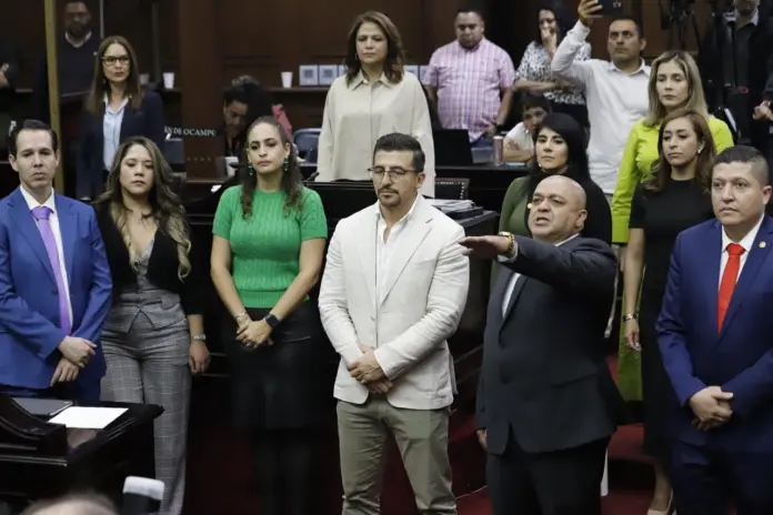 Alejandro Fuerte García asume como presidente municipal sustituto en Tacámbaro