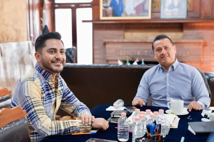 El presidente municipal de Huandacareo y coordinador estatal de alcaldes de Morena, Alexis Velázquez, expresó su respaldo a la candidatura de Carlos Torres