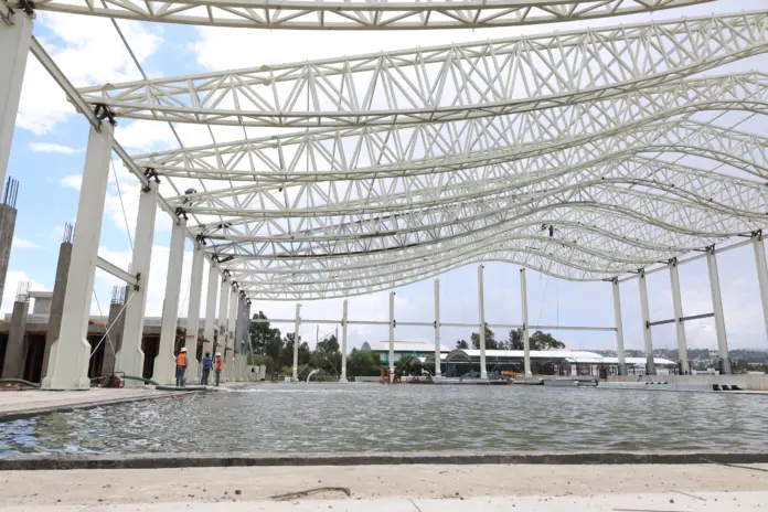 Construcción de la alberca Olímpica