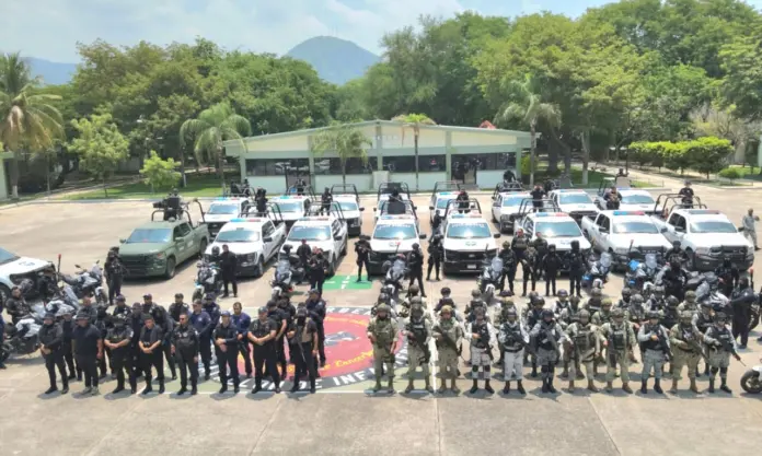 Agentes de las secretarías de Seguridad Pública (SSP) y de la Defensa Nacional
