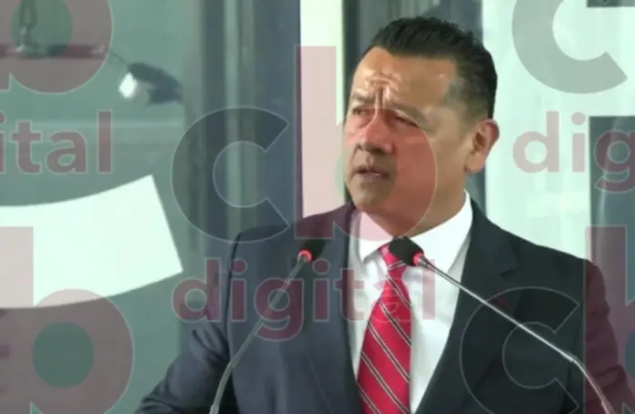 Carlos Torres Piña llama al personal de FGE a trabajar en equipo