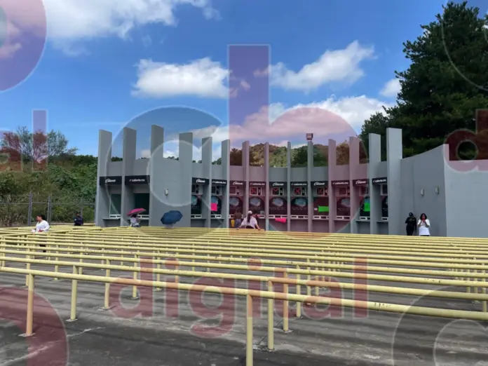 Con baja afluencia continua canje de boletos para el concierto de Carín León