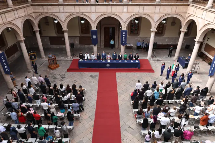 Egresan de Bachillerato en Línea de la UMSNH
