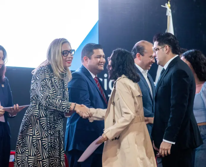 Nicolaitas reciben Reconocimiento Coparmex