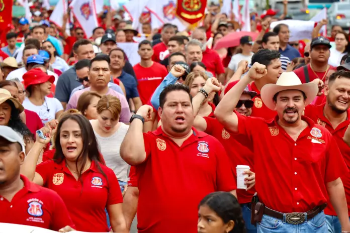 Manuel Esquivel Marcha en Apoyo a Sindicato Minero