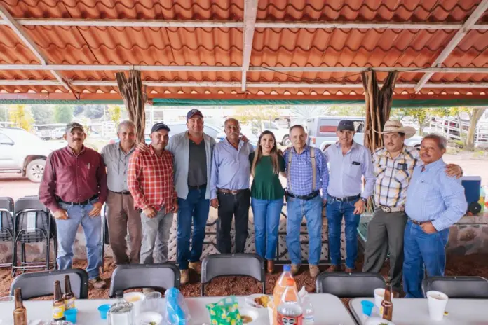 Dayana Pérez Mendoza se reúne con productores de aguacate en Salvador Escalante