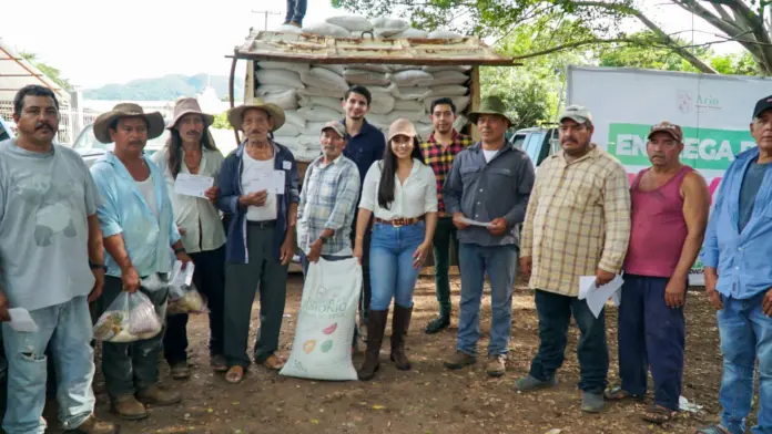 ncabeza Yohana Mendoza, Presidenta de Ario