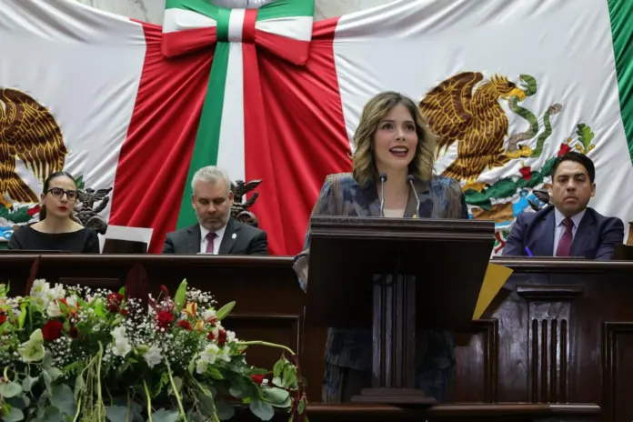 Durante Cuarto Informe de Gobierno, convoca Brissa Arroyo a “vencer juntos los desafíos de Michoacán”