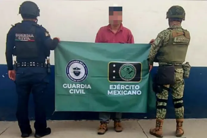 SSP y Defensa detienen a venezolano con fusil y droga en Apatzingán