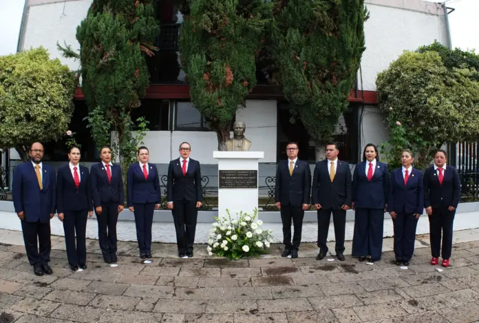La UMSNH conmemora el CCLX Aniversario del natalicio del “Siervo de la Nación”, acto en el que el director de la Facultad de Historia, Igor Cerda, fingió como orador oficial.