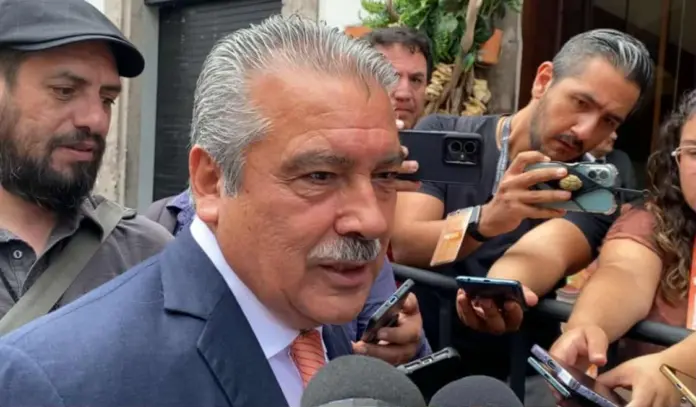 Llama Morón a no gastar recursos en promociones personales