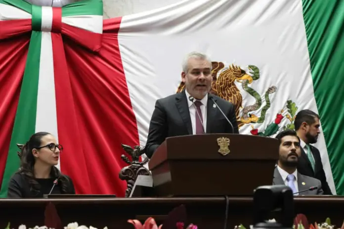 Recibe Congreso del Estado cuarto informe de Alfredo Ramírez Bedolla