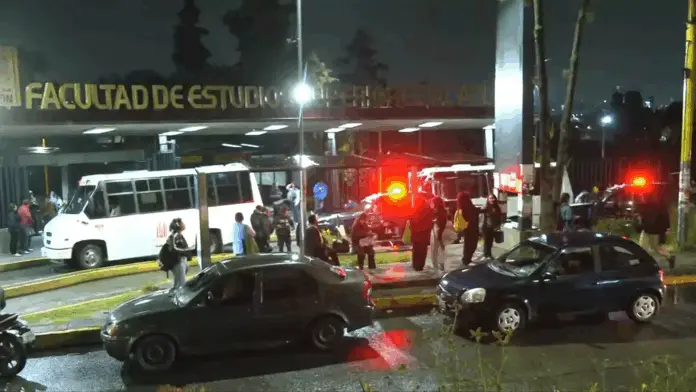 #Video: Se reporta riña en FES Acatlán; hay tres detenidos