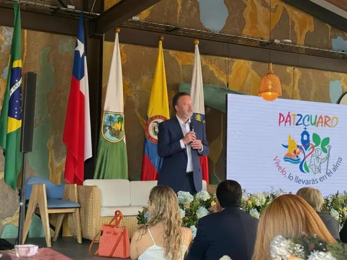 Julio Arreola lleva a Colombia la Marca Ciudad Pátzcuaro: Vívelo, lo Llevarás en el Alma