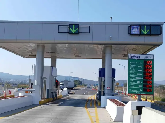 Productores rompen diálogo y mantienen bloqueos en Michoacán
