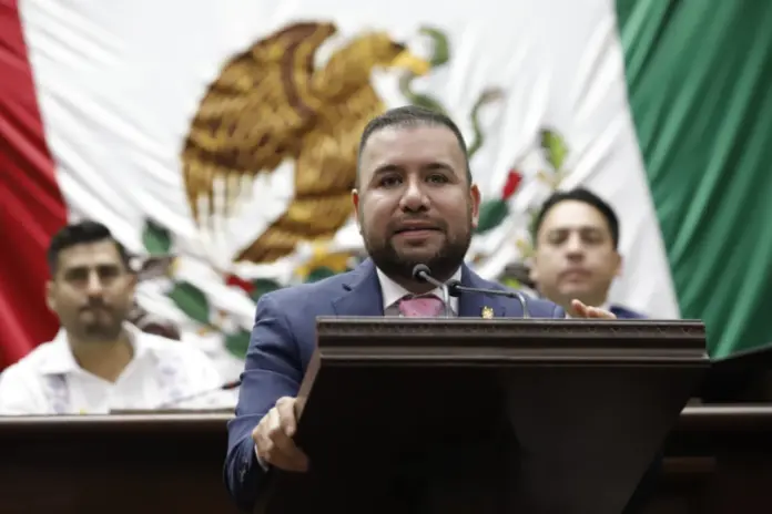Reyes Galindo presenta reforma para proteger la salud mental del magisterio michoacano