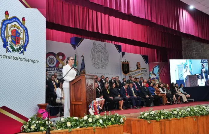 481 estudiantes reciben el Premio Padre de la Patria