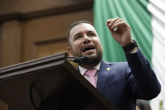 Aprobación de reforma para ser legislador en Michoacán a partir de los 18 años