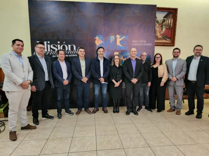 Julio Arreola fortalece la proyección internacional de Pátzcuaro
