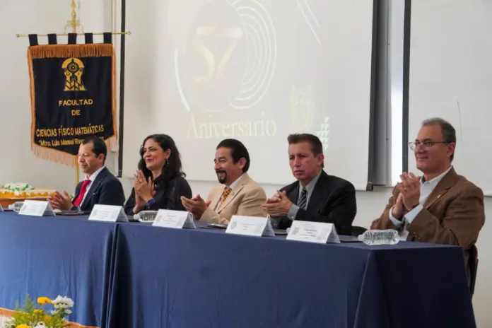 Facultad de Ciencias Físico Matemáticas celebra su 57 aniversario con la reacreditación de su licenciatura por cinco años  