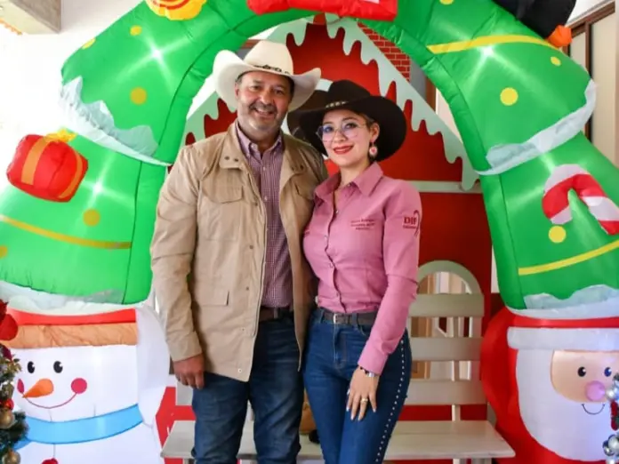 Julio Arreola y Andrea Rodríguez presentan la Caravana Navideña 2025 en Pátzcuaro