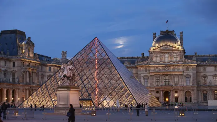 Detienen a cuatro nuevo implicados por el robo en el museo de Louvre