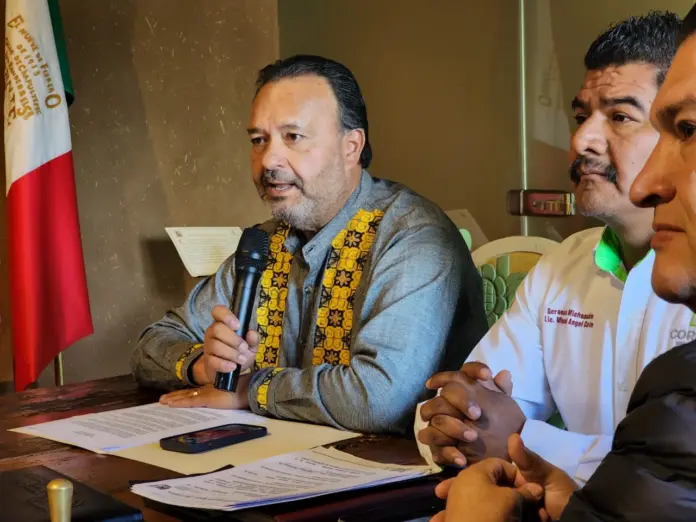 Julio Arreola coloca a Pátzcuaro en el mapa mundial con la cancelación de la estampilla Catrina Postal-Día de Muertos