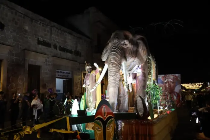 Cabalgata de Reyes Magos en Morelia registró hasta 80 mil asistentes