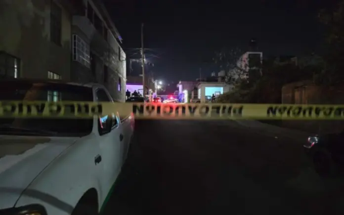 Atacan a balazos a conductor en Tacámbaro, Michoacán; una menor resultó herida