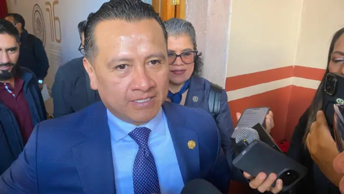 Trabajar con transparencia y honestidad son bases en la FGE afirma Torres Piña