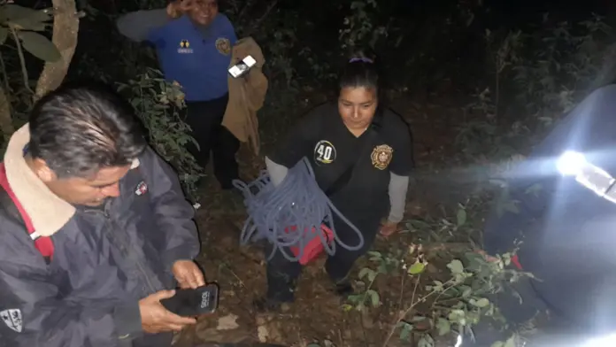 Rescatan a ocho excursionistas en el Cerro del Cacique