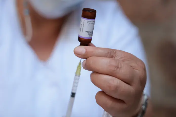 Vacunarse, una alternativa para evitar más casos de sarampión