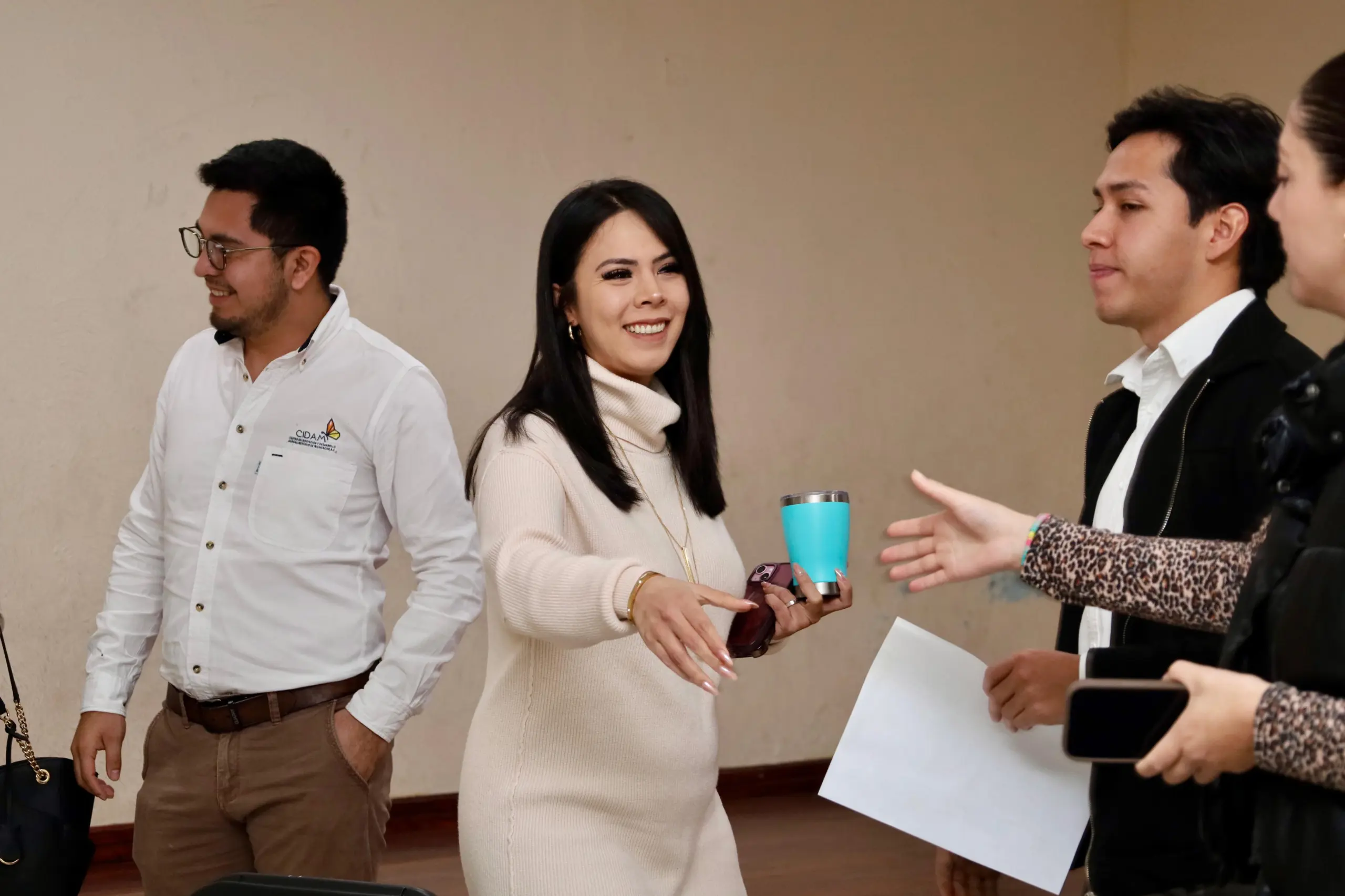 Mezcaleros de Queréndaro se certifican ante CIDAM: Diana Caballero Mezcaleros de Queréndaro se certifican ante CIDAM: Diana Caballero