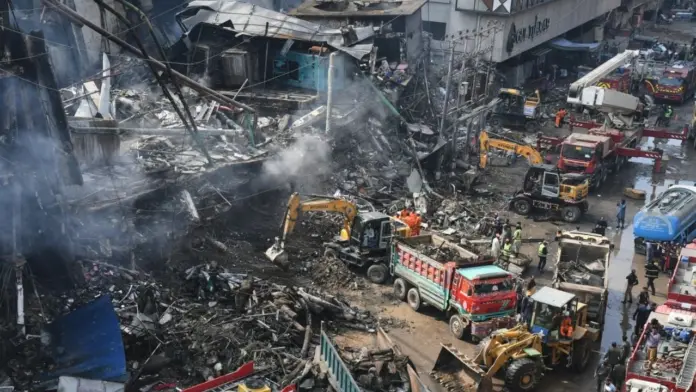 #Video: Centro comercial en Pakistán se incendia