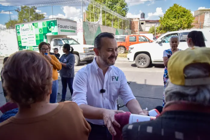 Vallejo Mora visita la colonia San Rafael y refrenda cercanía social
