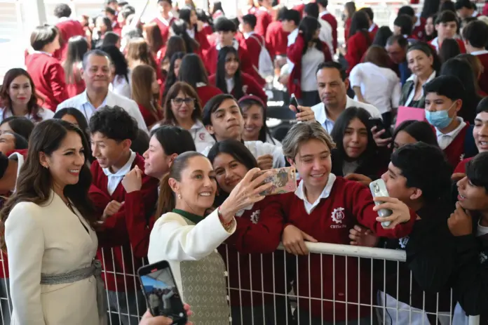 “TIENEN UNA PRESIDENTA QUE ESTÁ CON LAS Y LOS JÓVENES”: PRESIDENTA CLAUDIA SHEINBAUM AL INAUGURAR NUEVO PLANTEL DE BACHILLERATO TECNOLÓGICO EN LEÓN, GUANAJUATO, QUE DARÁ ACCESO A LA EDUCACIÓN A MÁS DE MIL ESTUDIANTES