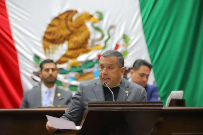 Juan Carlos Barragán propone evitar discriminación por mascotas al rentar vivienda
