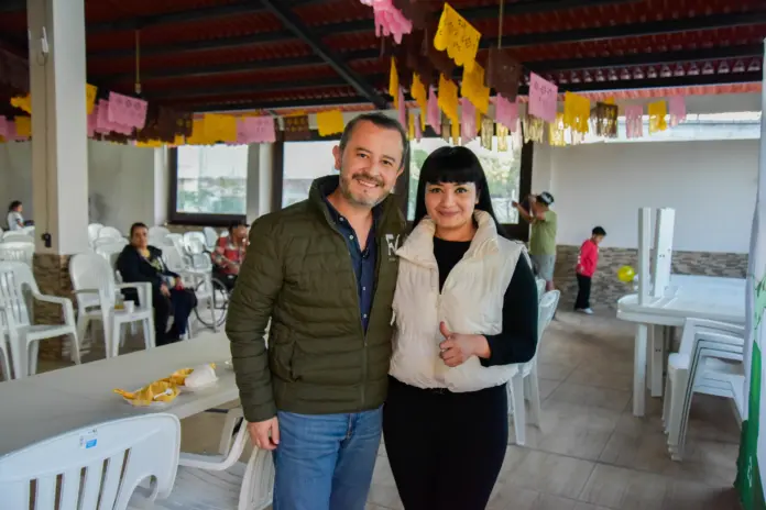Refrenda Fausto Vallejo Mora su compromiso con vecinos de Atapaneo