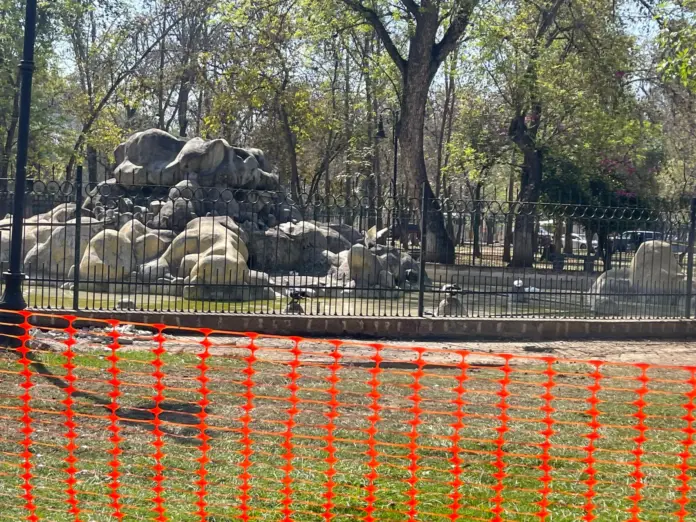 Realizan trabajos de renovación en la Fuente de los Patos