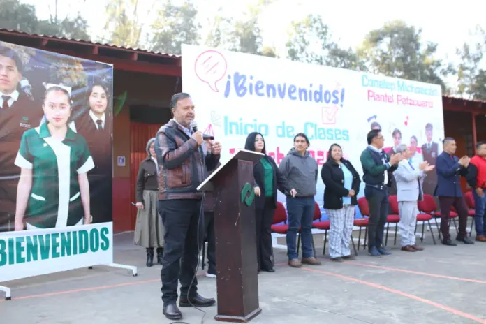 Julio Arreola reafirma apoyo total a la educación