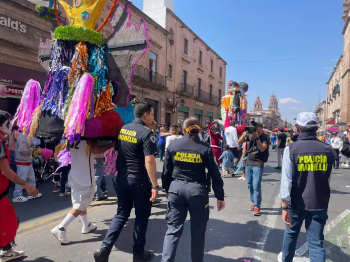 Saldo blanco durante las celebraciones de los Toritos de Petate