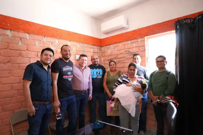 Continúa Vicente Gómez manteniendo contacto con población del distrito XIX
