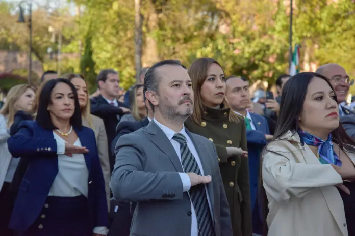 Destaca Fausto Vallejo Mora valores cívicos por el Día de la Bandera