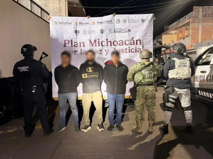 Guardia Civil detiene a 3 hombres en posesión de tres armas de fuego en Jiquilpan