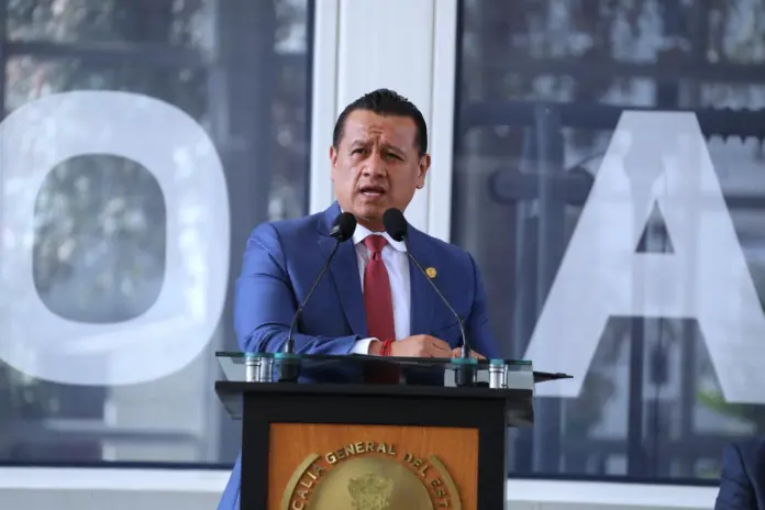 Con entrega de equipo de computo se fortalece la atención a víctimas, afirma Carlos Torres Piña