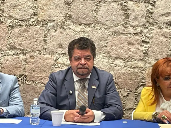Oliverio Cruz asume el cargo en la junta de CANACO con compromiso y unidad