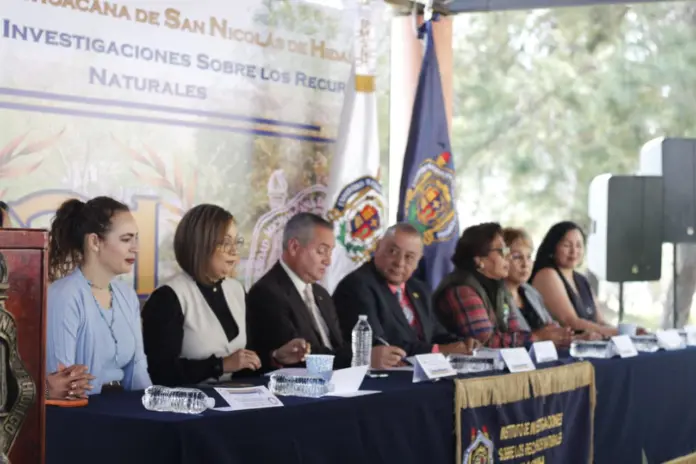 Al asistir a la conmemoración del 31 aniversario del Instituto de Investigaciones sobre los Recursos Naturales (INIRENA), el coordinador de