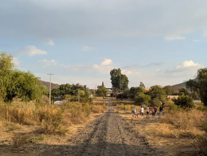 Hallan cadáver semienterrado en la presa “El Seis” en Jacona