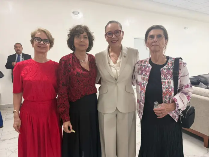 Yarabí Ávila resalta contribución de las mujeres en la ciencia; asiste a entrega del Grado de Doctorado Horonis Causa a las científicas Annie Pardo y Rosaura Ruiz 